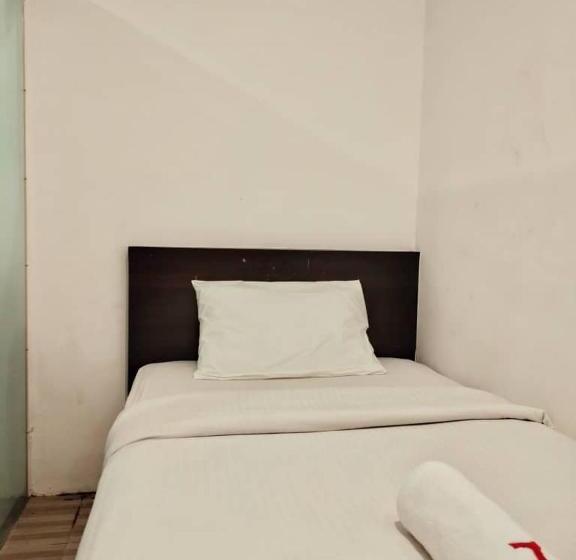 חדר סטנדרט יחיד, 7