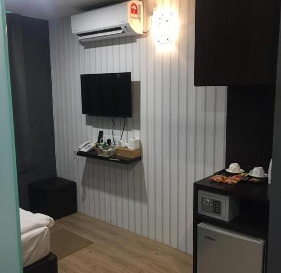 חדר דלוקס, 7