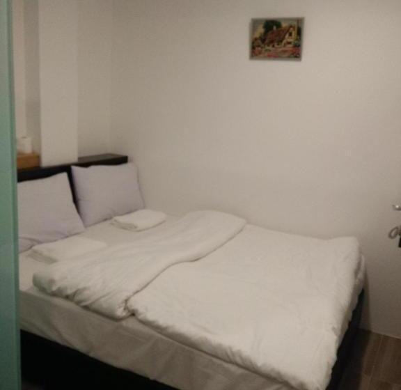 חדר סטנדרט, 7