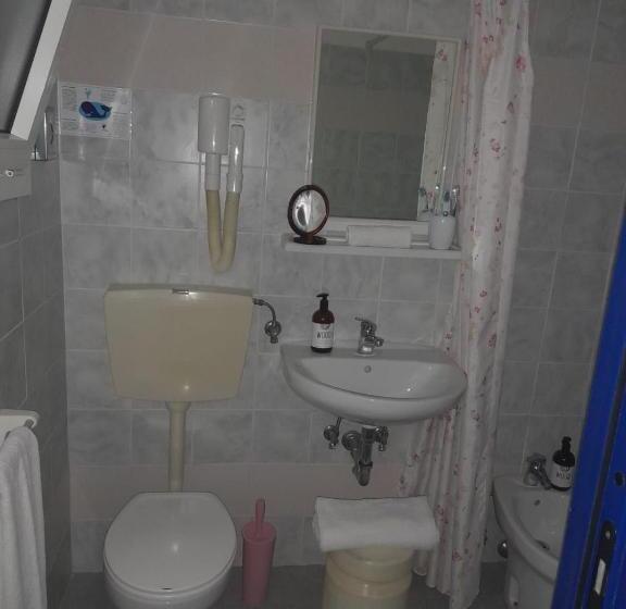 3-Bett-Standardzimmer, Antony