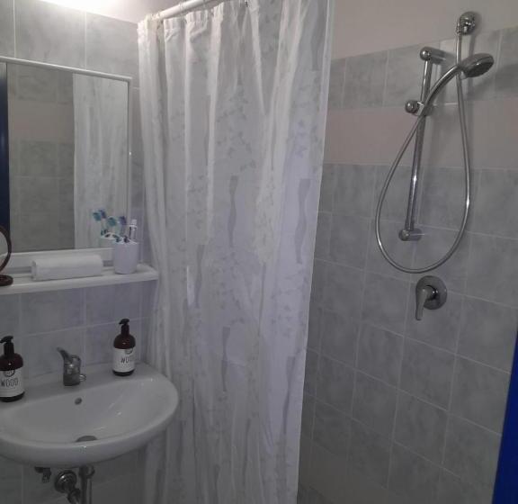 3-Bett-Standardzimmer, Antony