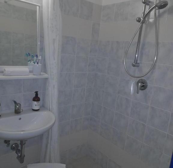 4 Bett Standardzimmer, Antony