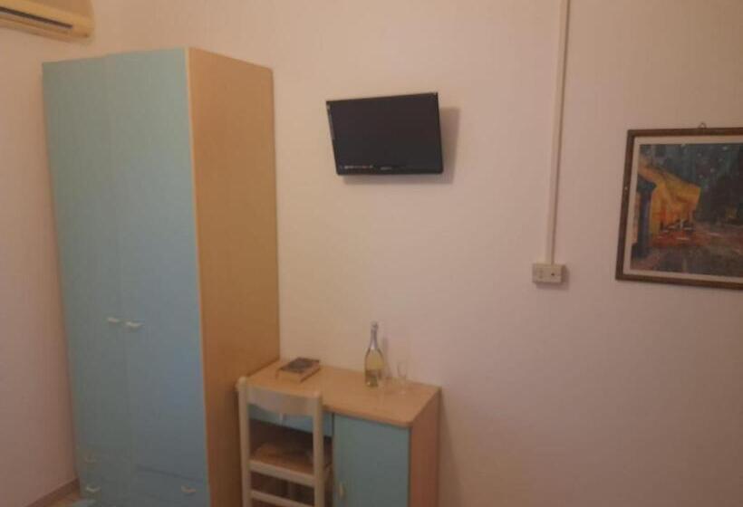 4 Bett Standardzimmer, Antony