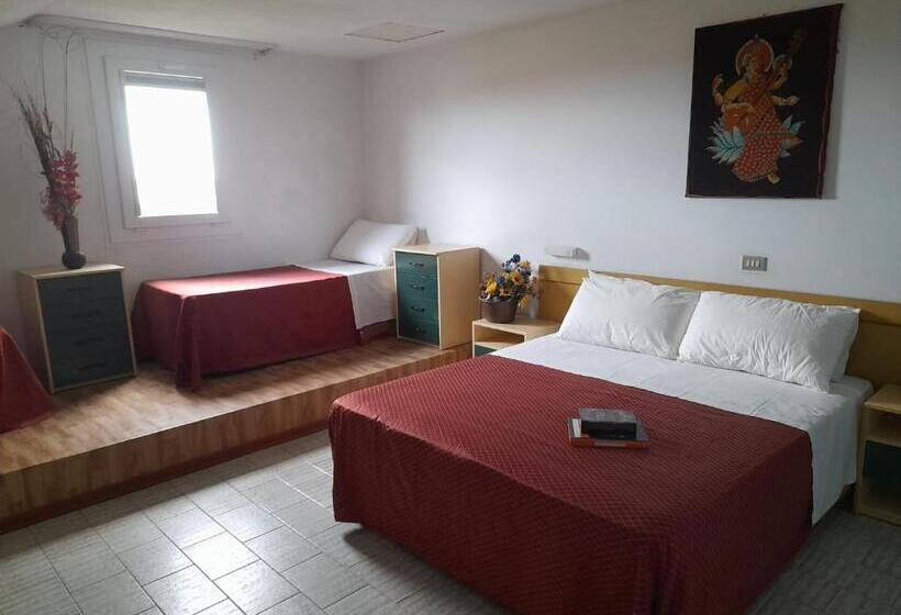 4 Bett Economy Zimmer, Antony