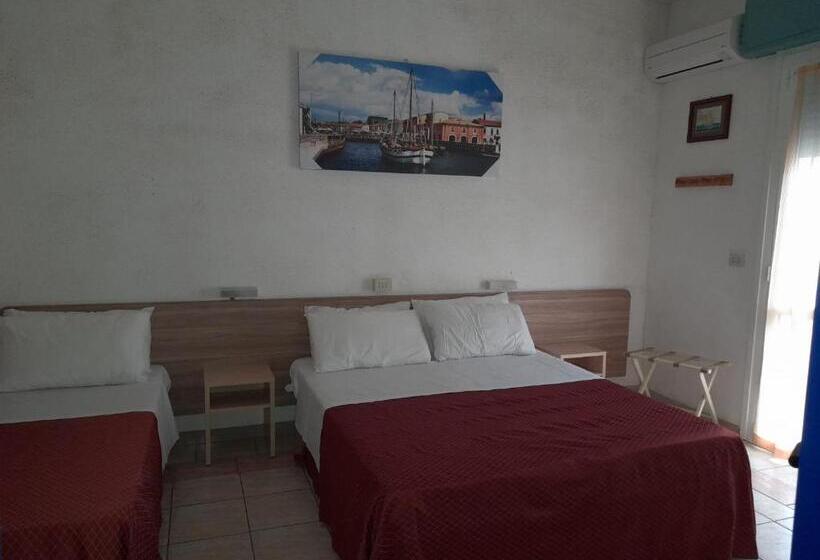 3-Bett-Standardzimmer, Antony