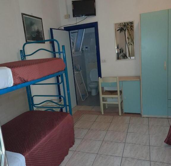 4 Bett Standardzimmer, Antony