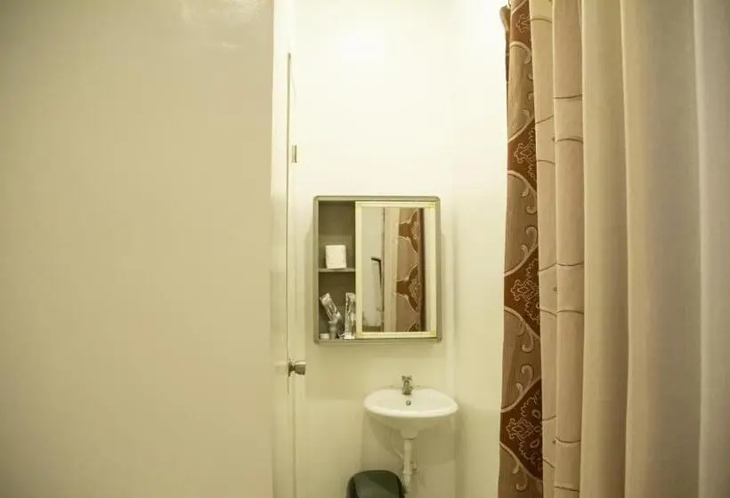 Habitación Superior, Arnold S