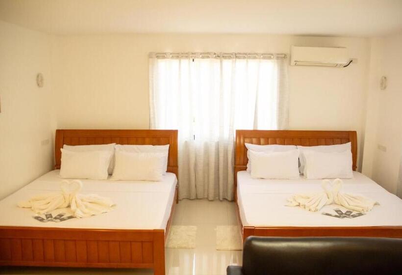 デラックスファミリールーム, Arnold S