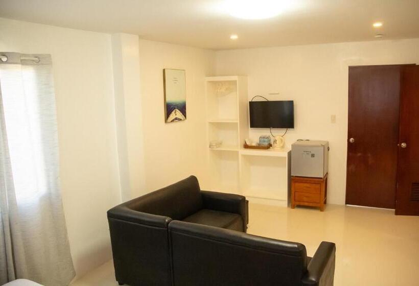 デラックスファミリールーム, Arnold S