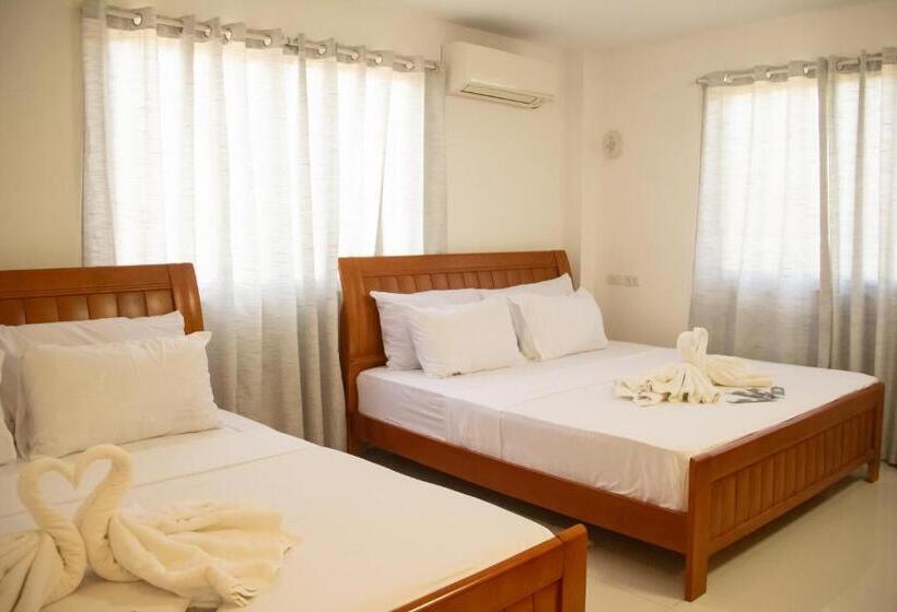 デラックスファミリールーム, Arnold S