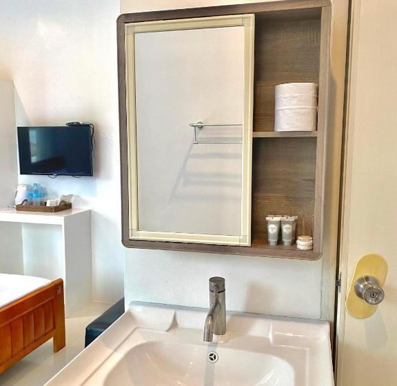 デラックスルーム, Arnold S