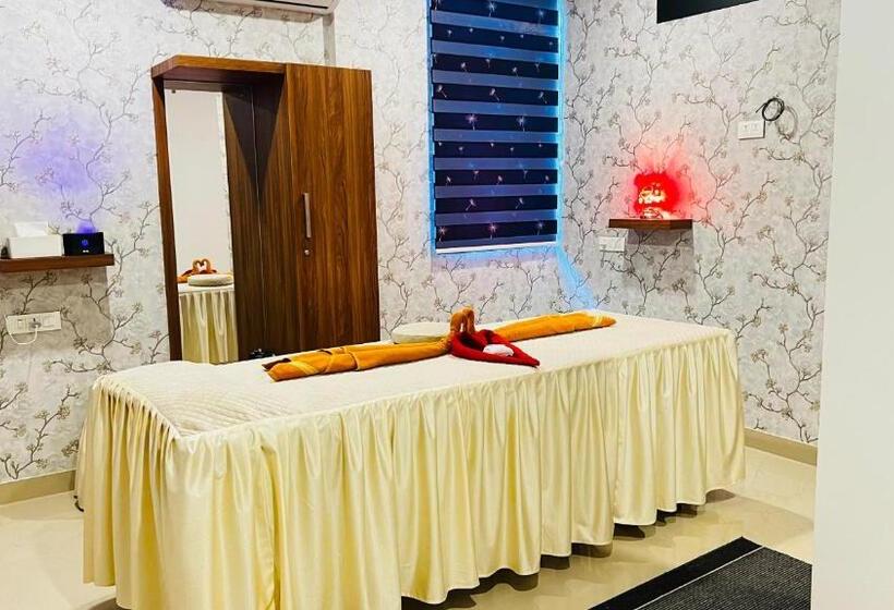 חדר דלוקס עם מרפסת, Ayur Arogyam Rooms And Spa