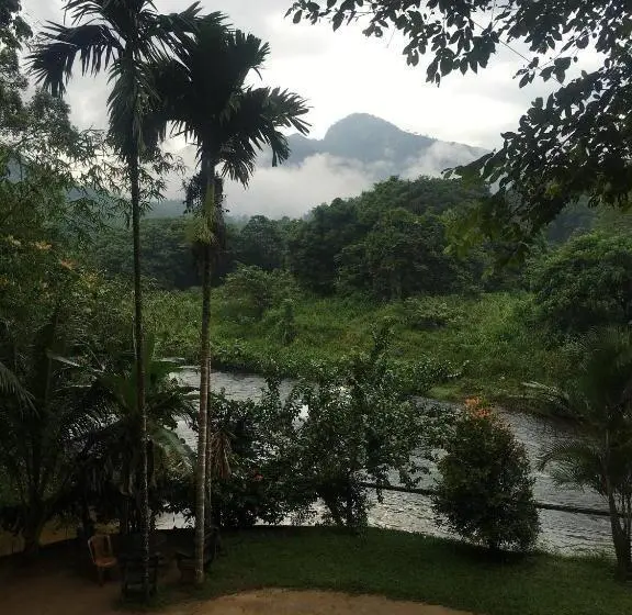 Economy-huone, Ceylon Adventure Sports