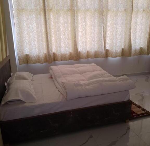 Quarto Estandar, Govind Palace