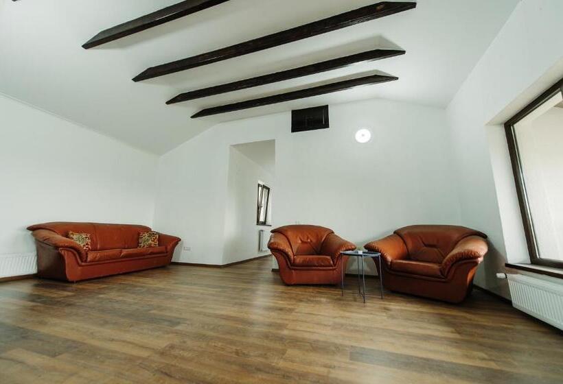 جناح عائلي, Pensiunea Casa Negrea