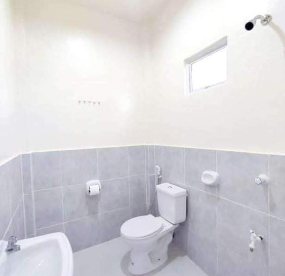 اتاق خانوادگی, 8thhotel Restobar