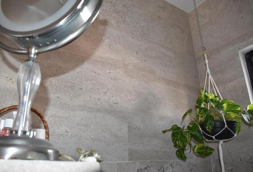 Quarto Estandar com Sacada, Itzae Antigua San Miguel De Allende Dog Friendly