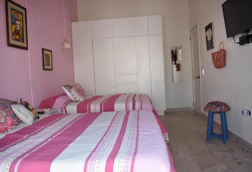 Quarto Deluxe, Itzae Antigua San Miguel De Allende Dog Friendly