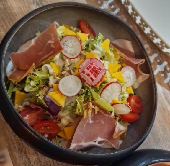 스탠다드 4인용 룸 공용 욕실, Lodge Tente Les Pommiers Glamping ô Rendez Vous En Demi Pension