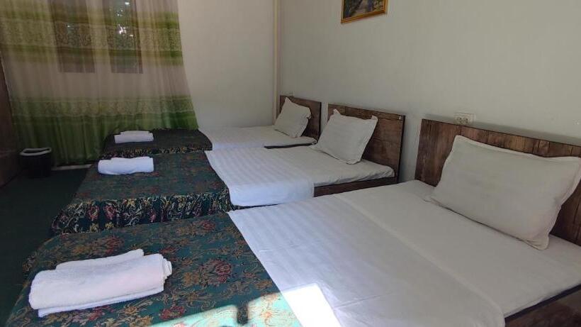 חדר סטנדרט לשלושה, G/h