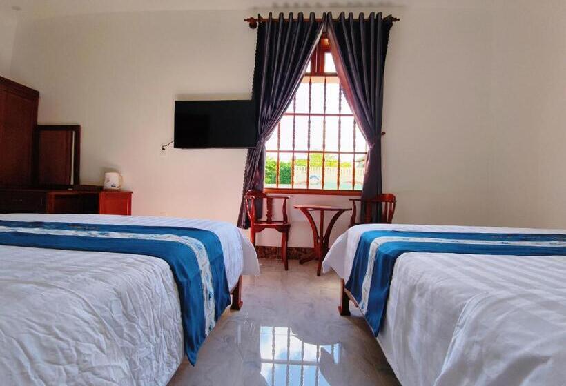 اتاق استاندارد چهار تخته, Khách Sạn Hoa Mai