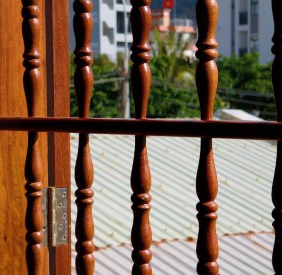 اتاق استاندارد چهار تخته, Khách Sạn Hoa Mai