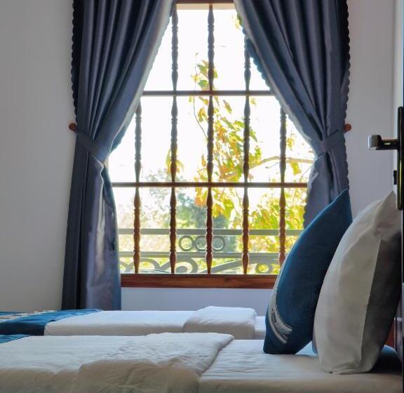 اتاق استاندارد چهار تخته, Khách Sạn Hoa Mai