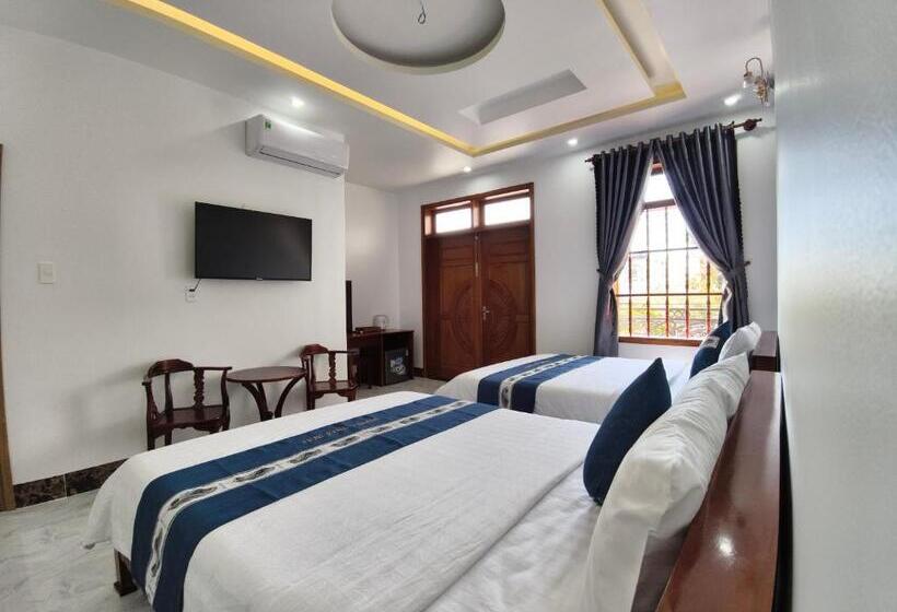 اتاق استاندارد چهارنفره با بالکن, Khách Sạn Hoa Mai