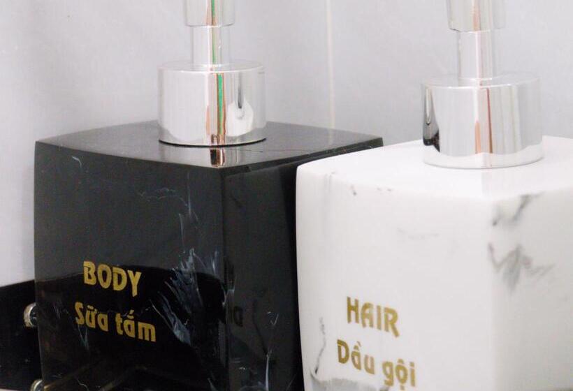 اتاق استاندارد سه تخته با بالکن, Khách Sạn Hoa Mai