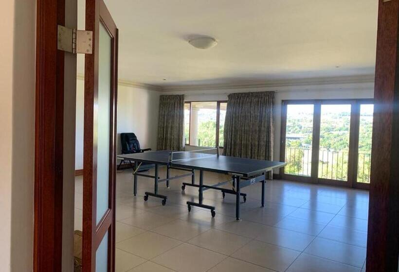 Chambre Familiale, Neo Horizon Guest House