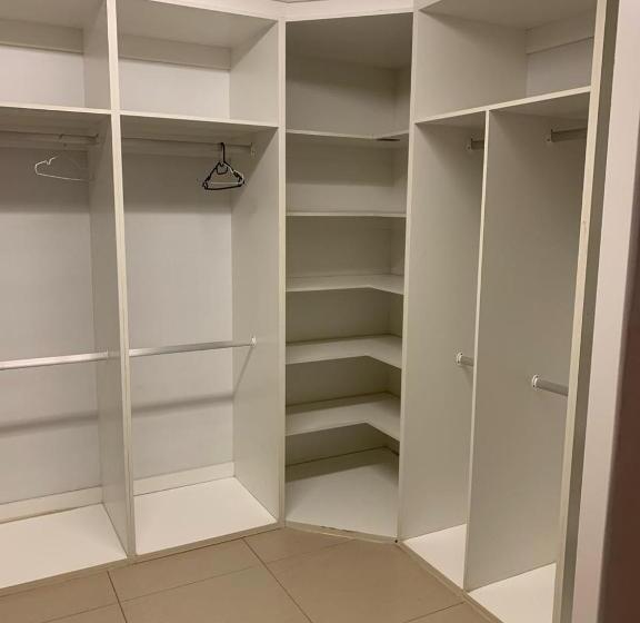 Chambre Familiale, Neo Horizon Guest House