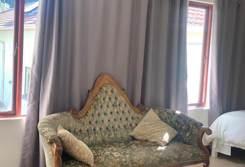 Chambre Familiale, Neo Horizon Guest House