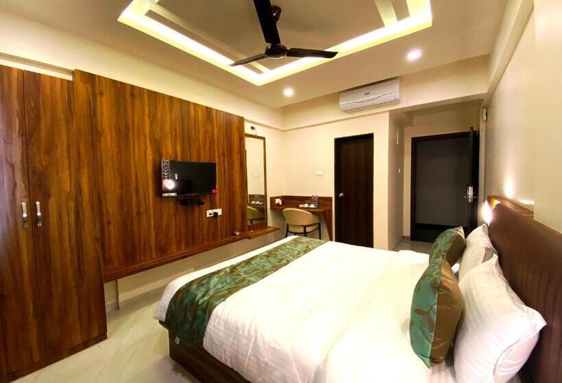 חדר דלוקס, The Grand Sarovar Inn And Suites