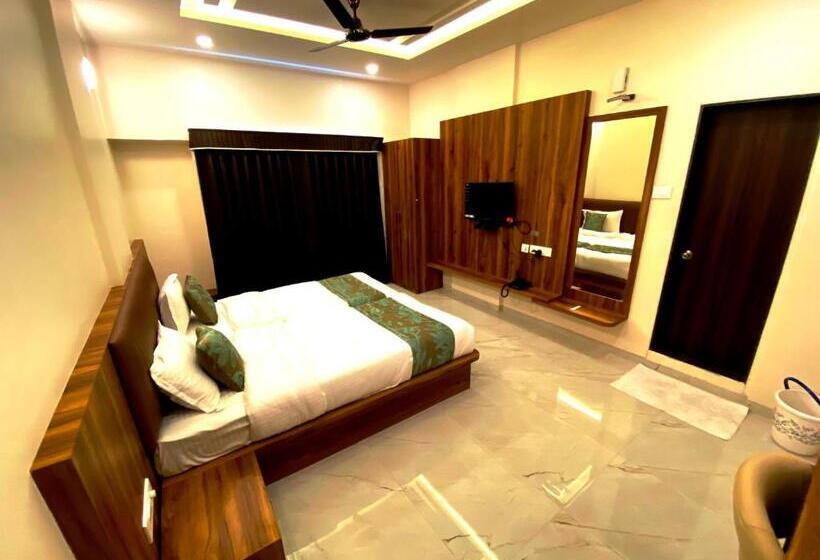 חדר דלוקס, The Grand Sarovar Inn And Suites