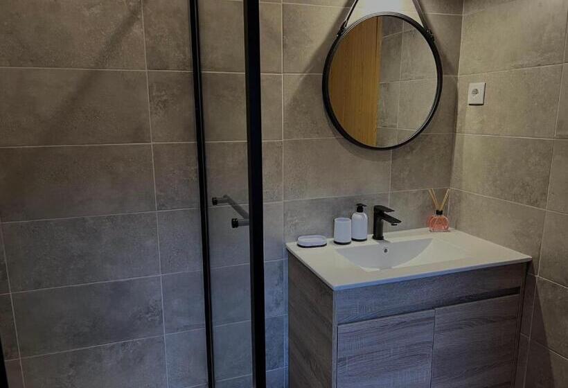 آپارتمان 2 خوابه, Ady House 2