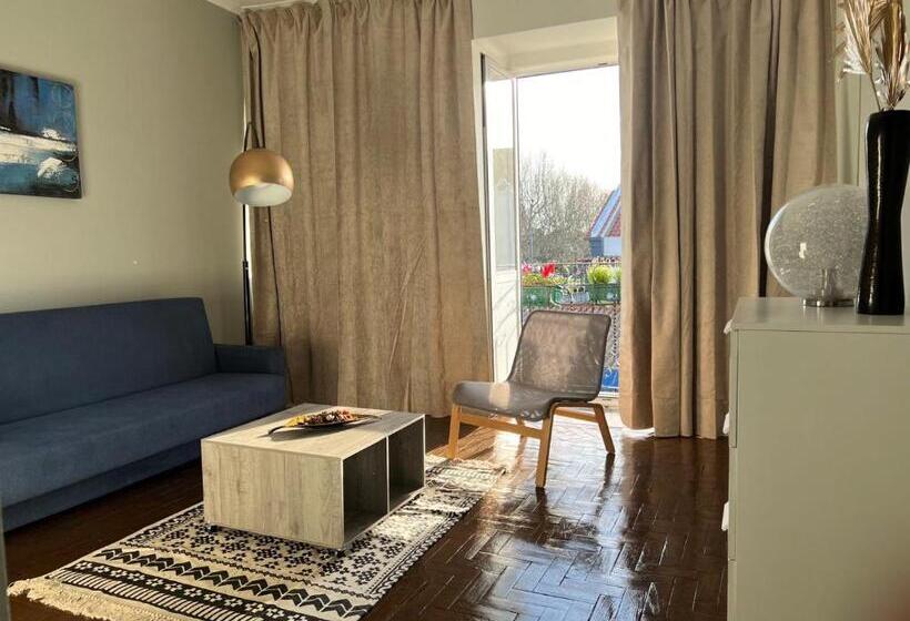 آپارتمان 2 خوابه, Ady House 2