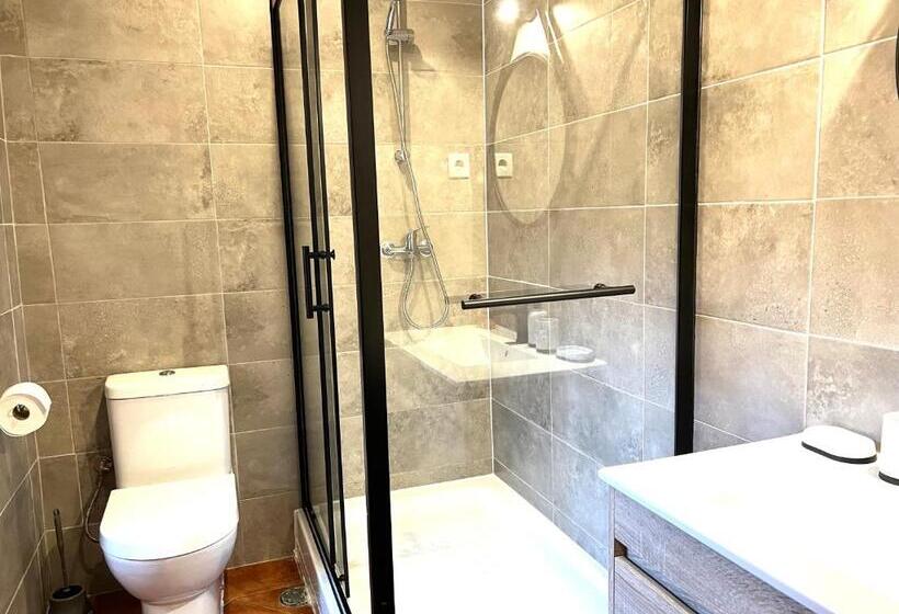 آپارتمان 2 خوابه, Ady House 2