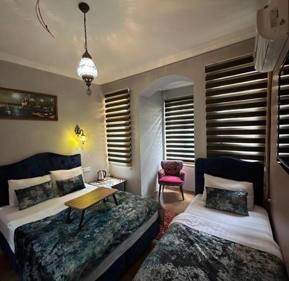 غرفة قياسية ثلاثية, Kubilay Suite