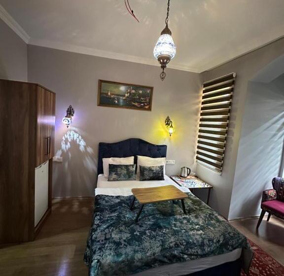 غرفة قياسية ثلاثية, Kubilay Suite