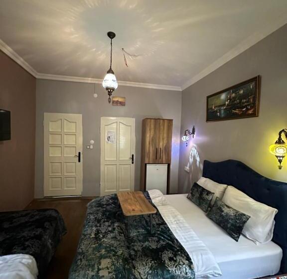 غرفة قياسية ثلاثية, Kubilay Suite