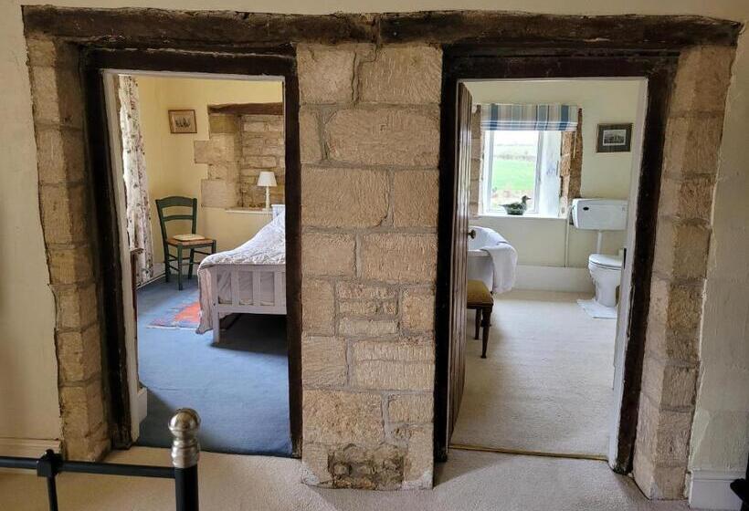 Номер Стандарт, Prebendal Manor