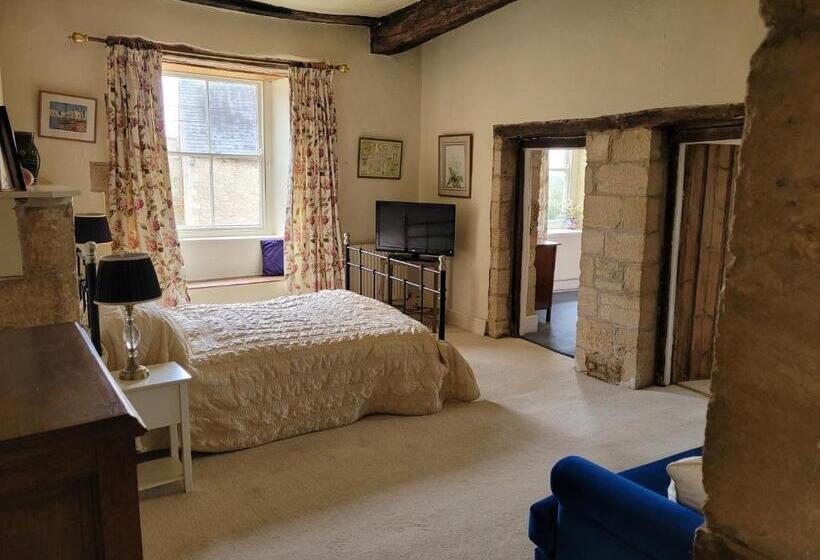 Номер Стандарт, Prebendal Manor