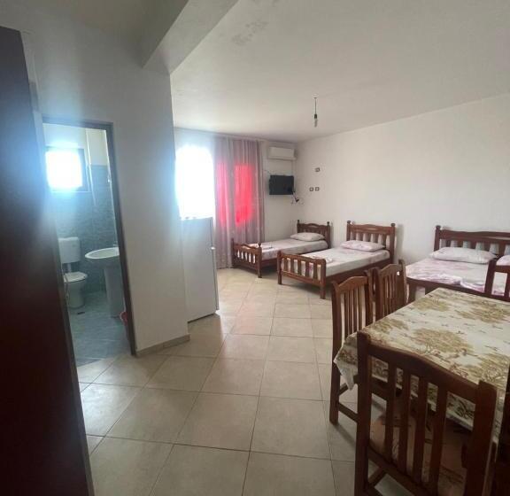 经典四人房间, Armela