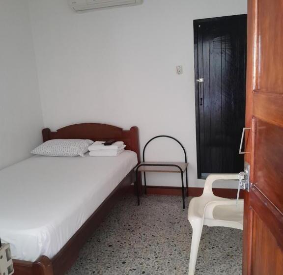 스탠다드 룸, Bruselas Mutata