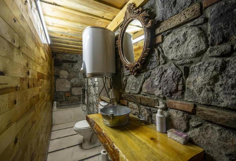 اتاق استاندارد با چشمانداز کوهستان, Doğunun Taş Evleri