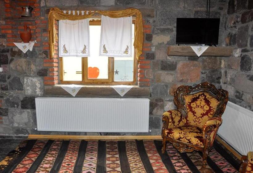 اتاق استاندارد چهار تخته, Doğunun Taş Evleri