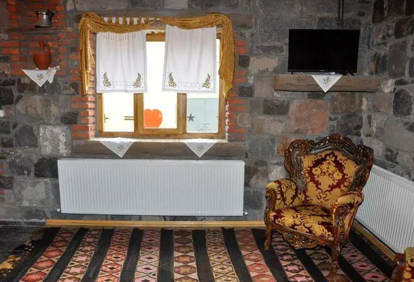 スタンダード４人部屋, Doğunun Taş Evleri