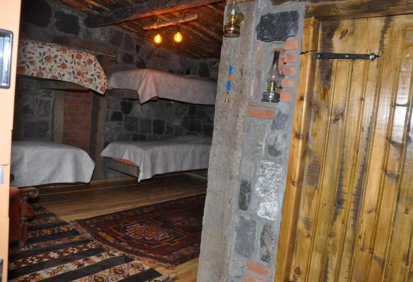 Четырехместный Номер Стандарт, Doğunun Taş Evleri