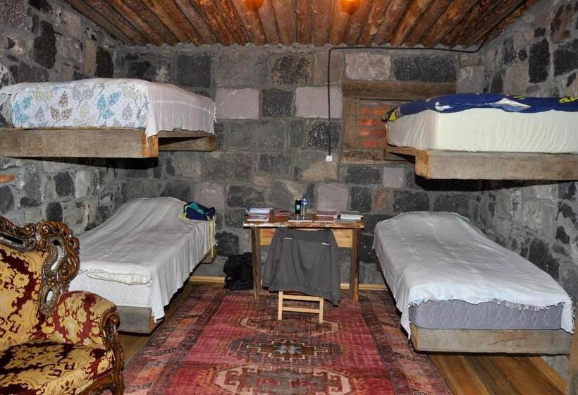 Четырехместный Номер Стандарт, Doğunun Taş Evleri