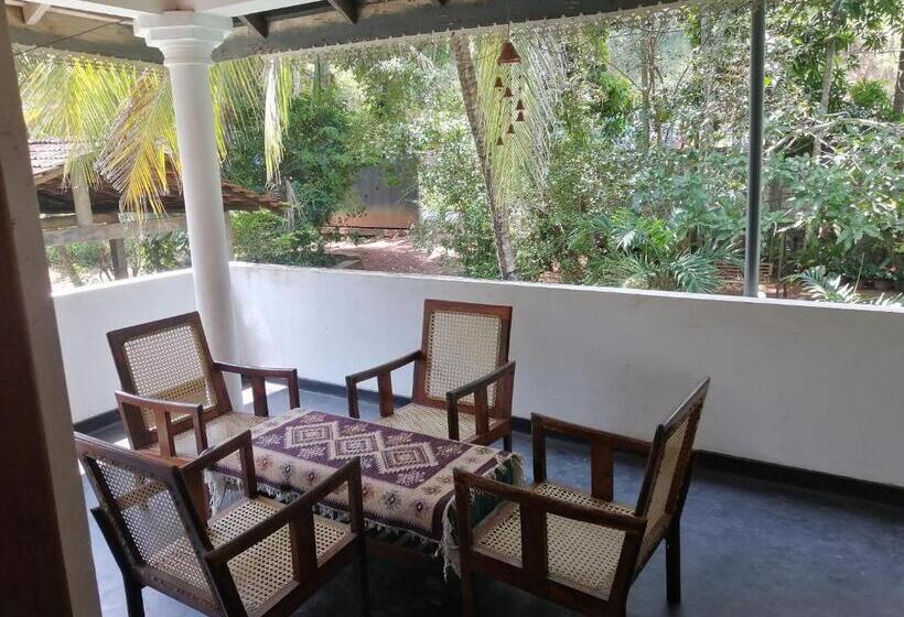 اتاق لوکس, Geeth Lanka River Resort